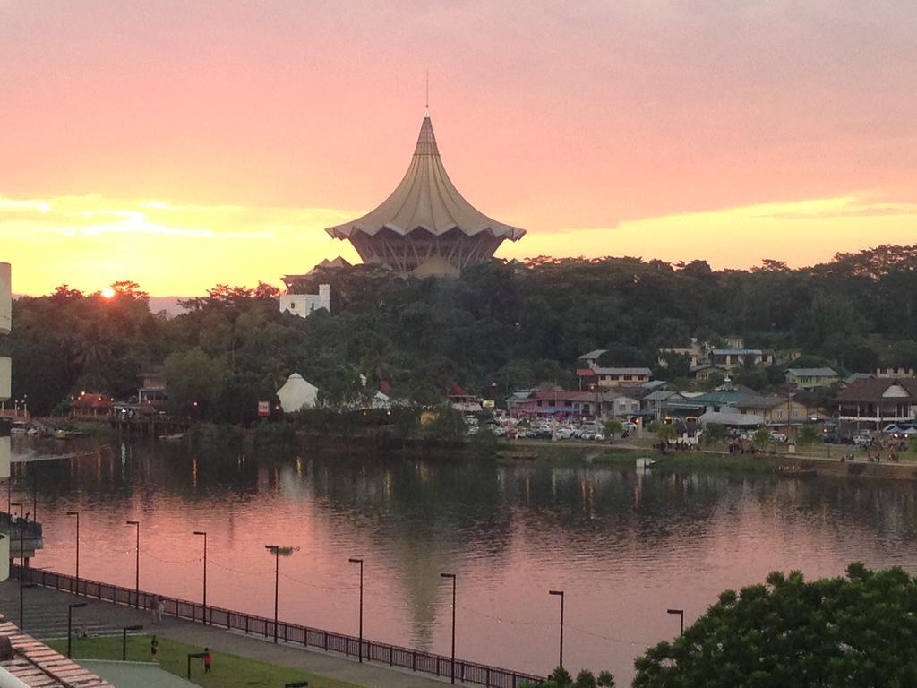 Woodpecker Lodge, Kuching Exterior photo