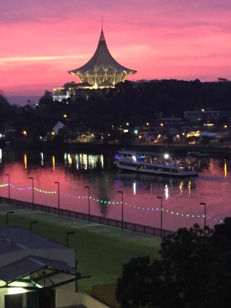 Woodpecker Lodge, Kuching Exterior photo